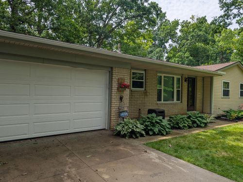 810 Oakgrove, Highland, MI, 48356-1648 | Card Image