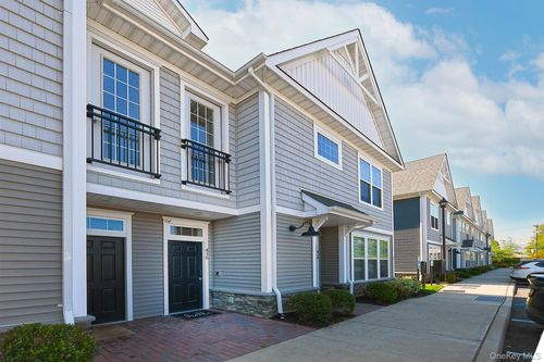 416 White Rose Ln, East Meadow, NY, 11554-2543 | Card Image