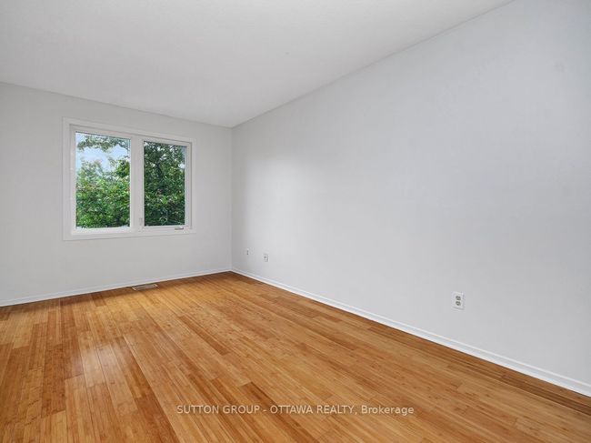 1112 St Germain Cres, House other with 4 bedrooms, 2 bathrooms and 2 parking in Orleans ON | Image 33