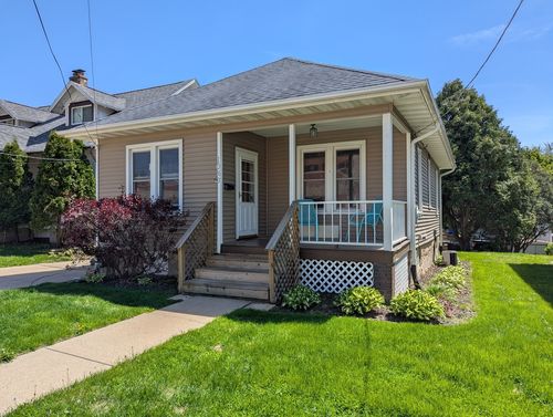 1043 W Lincoln Blvd, Freeport, IL, 61032-4811 | Card Image