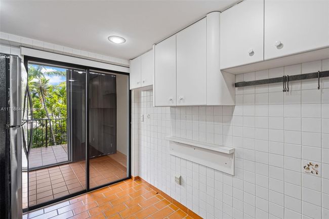 2B - 77 Crandon Blvd, Condo with 1 bedrooms, 2 bathrooms and null parking in Key Biscayne FL | Image 19