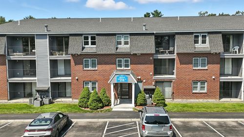 72-72 Bluestone Dr, Nashua, NH, 03060-6831 | Card Image