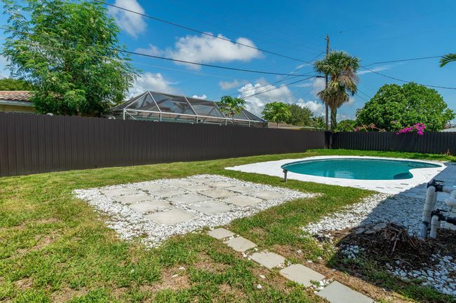 739 Se 11 Th Ave, House other with 3 bedrooms, 2 bathrooms and null parking in Deerfield Beach FL | Image 21