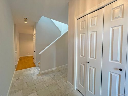 apt-a2-28 Home Pl, Greenwich, CT, 06830-7174 | Card Image