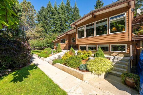 3742 James Cres, Black Creek, BC, V9J1E9 | Card Image