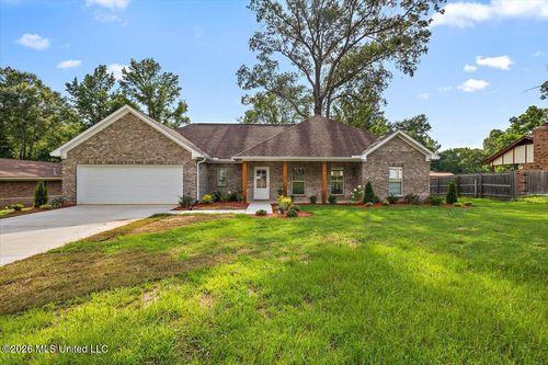 545 Greenmont Dr, Jackson, MS, 39212-2227 | Card Image