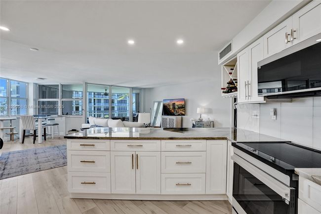 APT-403 - 1340 Ocean Blvd, Condo with 2 bedrooms, 2 bathrooms and null parking in Pompano Beach FL | Image 36