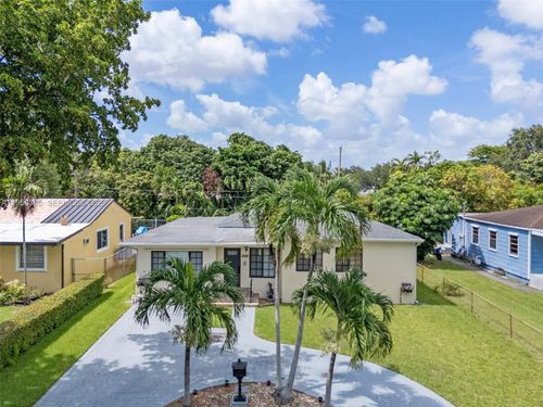 249 Carlisle Dr, Miami Springs, FL, 33166-5041 | Card Image