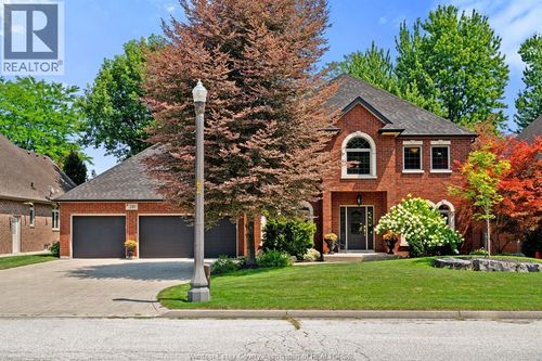 210 Vintage Oak Drive, Tecumseh, ON, N8N5H4 | Card Image