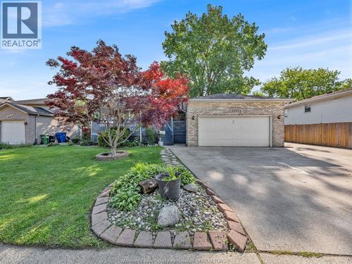 2115 Longfellow, Windsor, ON, N9B3J5 | Card Image