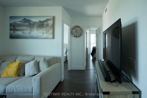 607-2550 Simcoe St N, Oshawa, ON, L1L0R5 | Card Image
