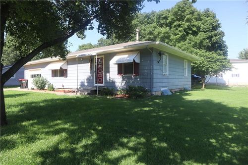 126 N Orange St, Garnett, KS, 66032-1841 | Card Image
