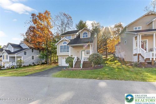 230 Hawthorne Village Ct, East Stroudsburg, PA, 18302-6679 | Card Image