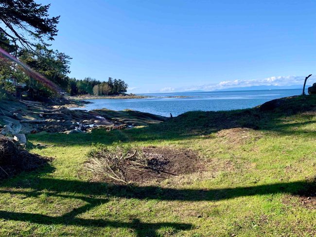 579&amp;581 Bayview Drive, House other with 2 bedrooms, 2 bathrooms and null parking in Mayne Island BC | Image 7