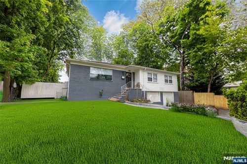 333 Kinderkamack Rd, River Edge, NJ, 07661-1826 | Card Image