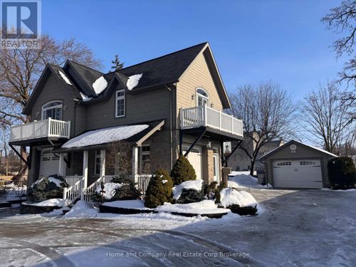 35 Thomas St, Saint Marys, ON, N4X0B5 | Card Image