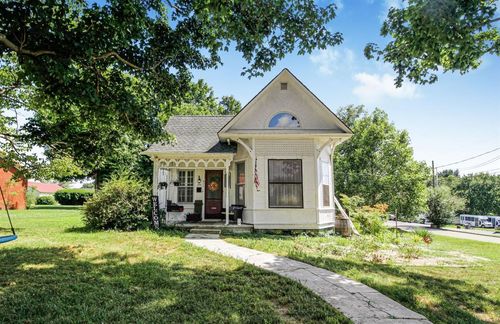 311 E Main St, Horse Cave, KY, 42749-1156 | Card Image