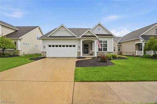 8220 Manor Gate Way, Mentor, OH, 44060 | Card Image