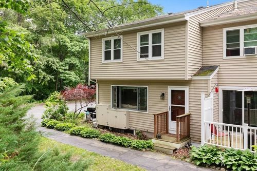 apt-3-160 Route 27, Raymond, NH, 03077-1335 | Card Image