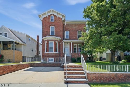 122 Avenue A, Bayonne, NJ, 07002-1106 | Card Image