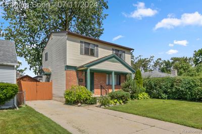 8535 Lenore Street, Home with 3 bedrooms, 1 bathrooms and null parking in Dearborn Heights MI | Image 2