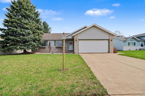 702 Admiral Dr, Chesterton, IN, 46304 | Card Image