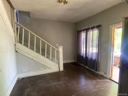 197 Richton St, Highland Park, MI, 48203-3491 | Card Image
