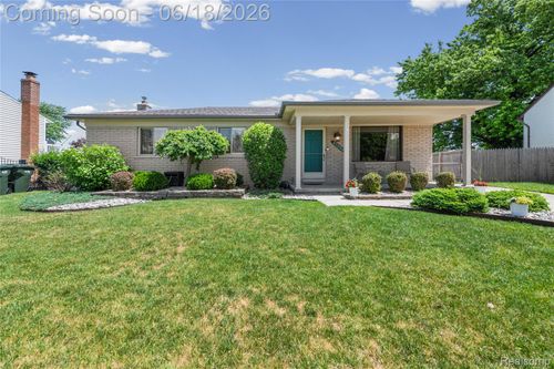 41594 Harvard Dr, Sterling Heights, MI, 48313-3636 | Card Image