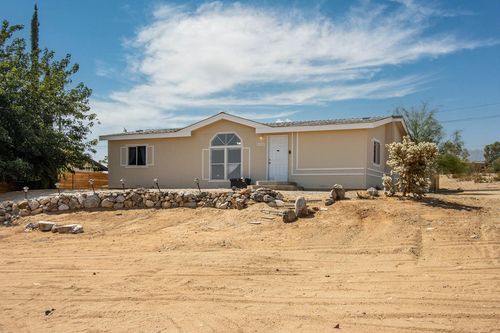 61581 Granada Dr, Joshua Tree, CA, 92252-2751 | Card Image