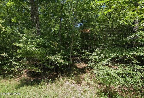 2025 Menasha Dr, Crossville, TN, 38572-6568 | Card Image