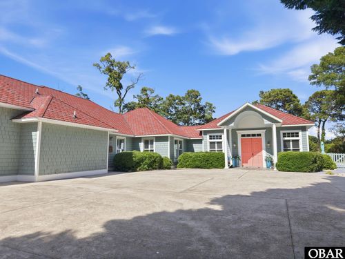 2021 Creek Rd, Kitty Hawk, NC, 27949-3825 | Card Image