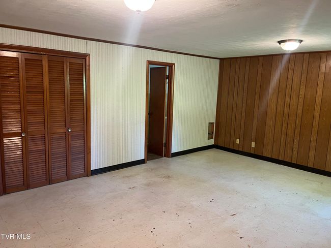211 Overview Loop, House other with 3 bedrooms, 3 bathrooms and null parking in Jonesville VA | Image 29