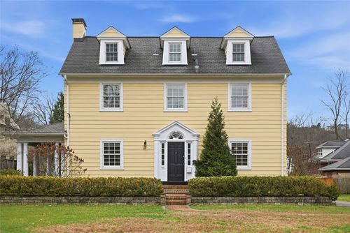 327 Meadow Ln, Edgeworth, PA, 15143-1063 | Card Image