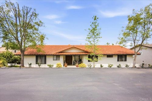 258 Vista Grande, Escondido, CA, 92025 | Card Image