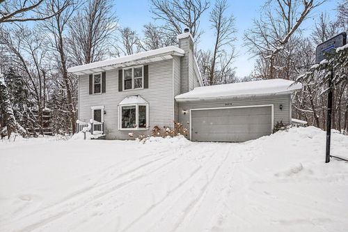 46574 33rd St, Paw Paw, MI, 49079-8210 | Card Image