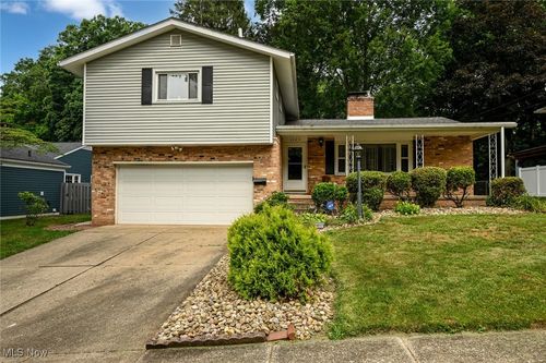 1423 Shanabrook Dr, Akron, OH, 44313-5733 | Card Image