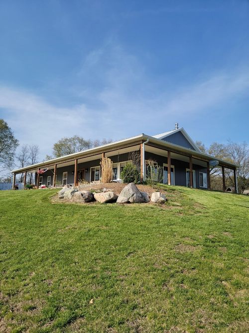 10381 Hopcraft Rd, Onondaga, MI, 49264-2002 | Card Image