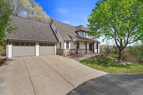 501 Drumlin Cove, Slinger, WI, 53086 | Card Image