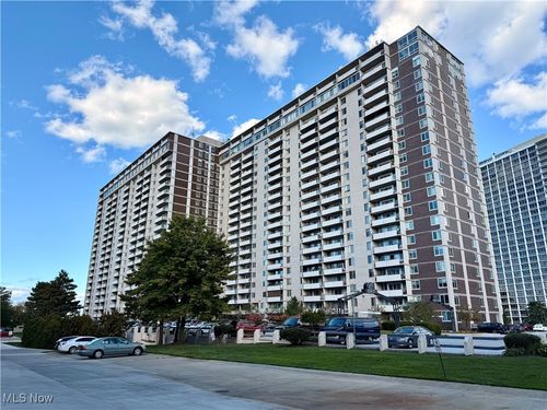 apt-216-12900 Lake Ave, Lakewood, OH, 44107-1545 | Card Image