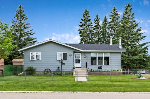 601 1 Street Se, Diamond Valley, AB, T0L0H0 | Card Image
