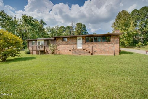 105 Infinity Dr, Elizabethton, TN, 37643-7408 | Card Image