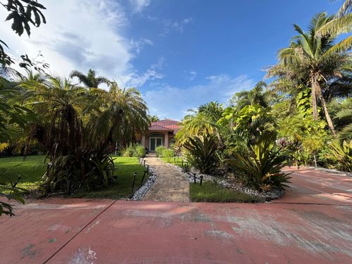 13527 49th St N, West Palm Beach, FL, 33411-8142 | Card Image