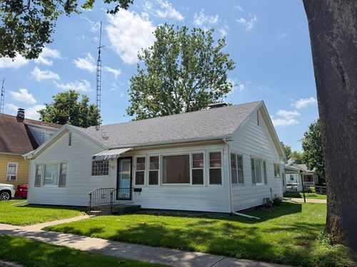 202 S William St, Farmer City, IL, 61842-1452 | Card Image