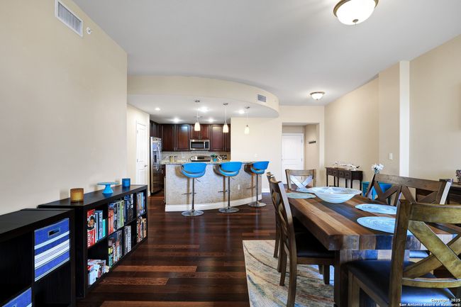 APT-703 - 215 Center St, Condo with 2 bedrooms, 3 bathrooms and null parking in San Antonio TX | Image 9