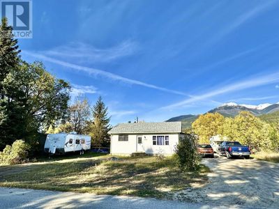 1036 7 Th Ave, House other with 2 bedrooms, 1 bathrooms and null parking in Valemount BC | Image 1