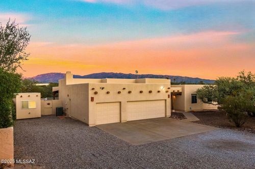 2330 N Bonanza Ave, Tucson, AZ, 85749-8806 | Card Image