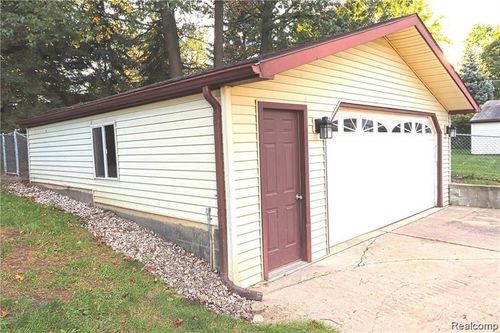 33527 Unicorn Ct, Westland, MI, 48186-7803 | Card Image