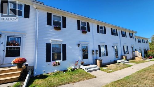 28 Meadowland Terr, Saint John, NB, E2M5S4 | Card Image