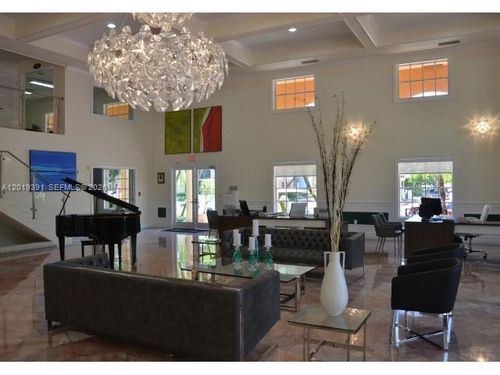 314-9561 Fontainebleau Blvd, Miami, FL, 33172 | Card Image