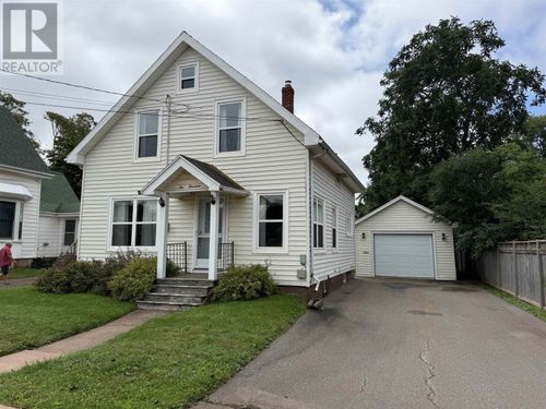 214 Pleasant St, Summerside, PE, C1N1X2 | Card Image